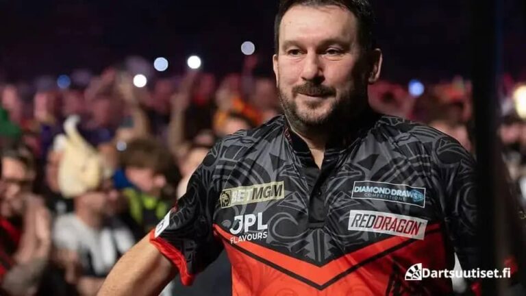 Jonny Clayton Premier League Dartsissa Berliinissä 2026.