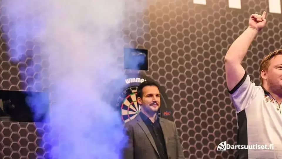 Swiss Darts Trophy St. Jakobshallessa, savua ja taulu luonnollisessa koossa.