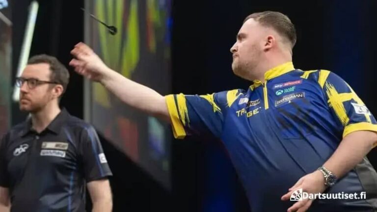 Luke Littler heittää Premier League Dartsissa Berliinissä 26.3.2026.